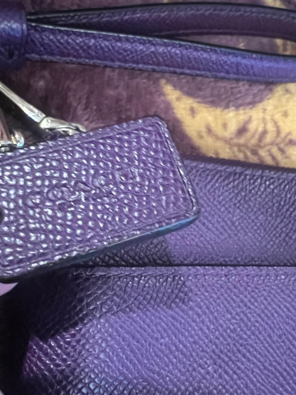 🦄 Coach Purple Pebbled Leather Large Zip Wristlet | Stunning Rich Plum | EUC - Picture 6 of 16